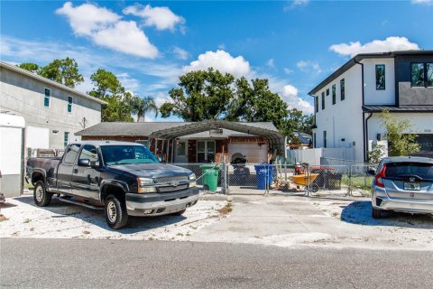 Terreno en venta en Tampa, Florida № 1911725 - foto 1