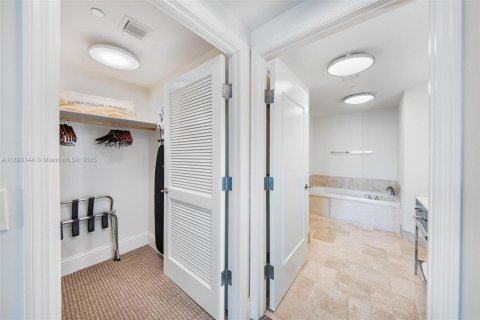 Copropriété à vendre à Miami Beach, Floride: 1 chambre, 93.09 m2 № 1946526 - photo 14