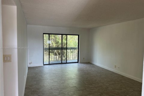 Condo in West Palm Beach, Florida, 2 bedrooms  № 1962574 - photo 7