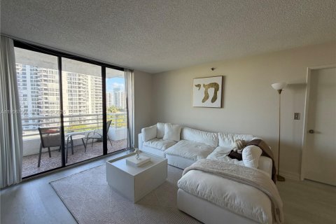 Снять в аренду кондоминиум в Авентура, Флорида 2 спальни, 98.66м2, № 2010690 - фото 5