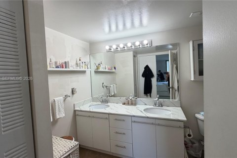 Снять в аренду кондоминиум в Авентура, Флорида 2 спальни, 98.66м2, № 2010690 - фото 14