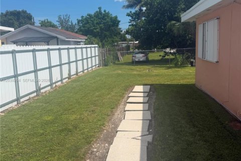 Villa ou maison à vendre à Miami, Floride: 3 chambres, 134.34 m2 № 2089555 - photo 12