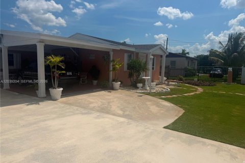 Villa ou maison à vendre à Miami, Floride: 3 chambres, 134.34 m2 № 2089555 - photo 2