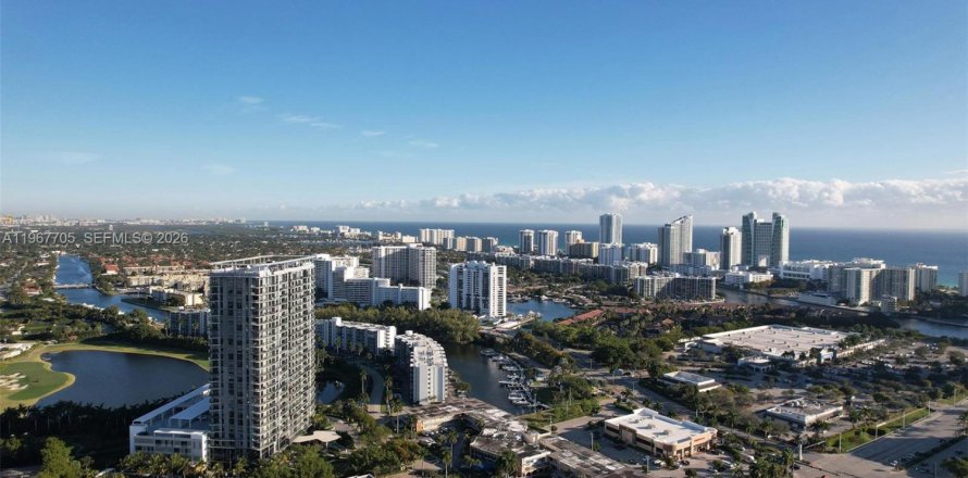 Condo in Hallandale Beach, Florida, 2 bedrooms  № 2029738