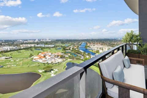 Condo in Hallandale Beach, Florida, 2 bedrooms  № 2029738 - photo 20