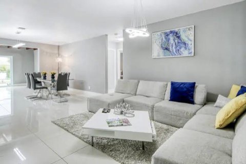 Купить виллу или дом в Холливуд, Флорида 3 комнаты, 158.03м2, № 2147337 - фото 3