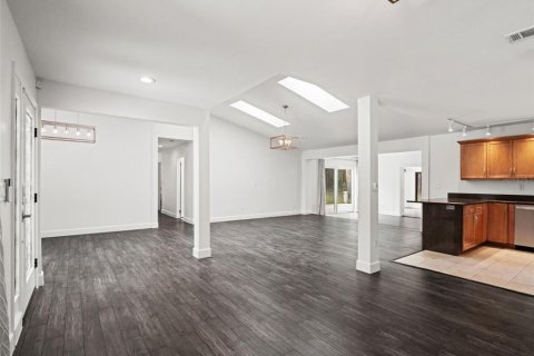 Villa ou maison à vendre à Sanford, Floride: 4 chambres, 342.53 m2 № 2431043 - photo 27