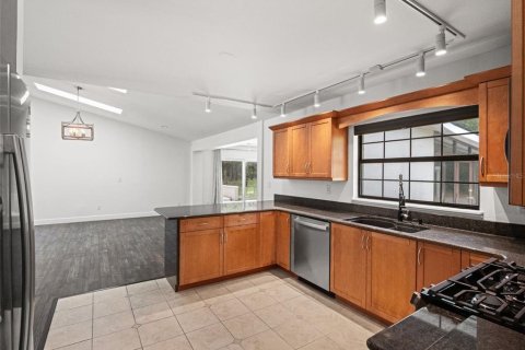 Villa ou maison à vendre à Sanford, Floride: 4 chambres, 342.53 m2 № 2431043 - photo 30