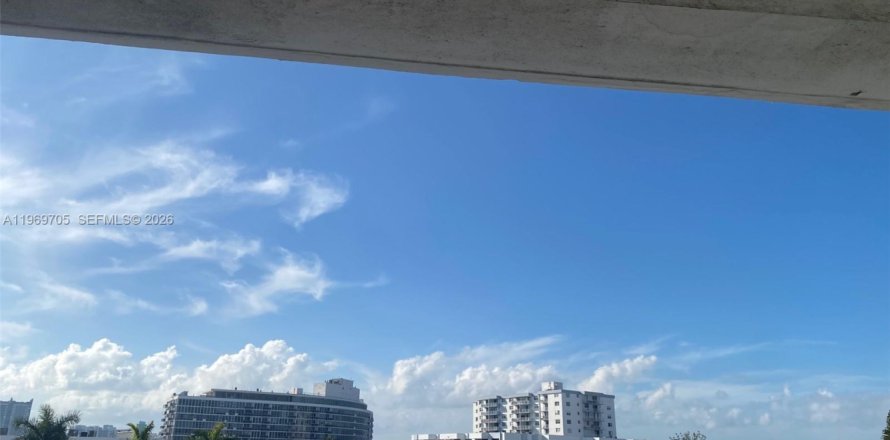 Condo in Miami Beach, Florida, 1 bedroom  № 2030500