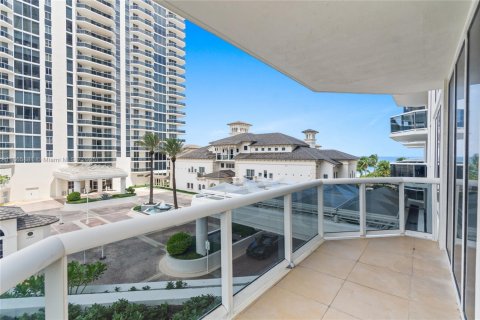 Copropriété à vendre à Miami Beach, Floride: 2 chambres, 128.21 m2 № 1926612 - photo 3