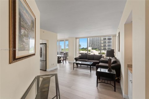 Copropriété à vendre à Miami Beach, Floride: 2 chambres, 128.21 m2 № 1926612 - photo 9