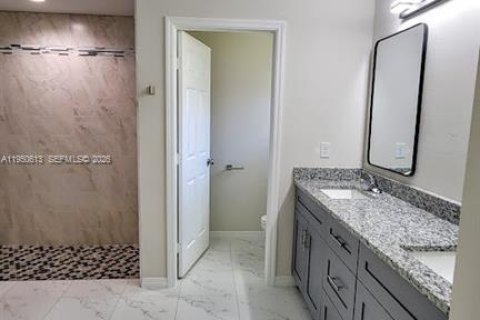 House in LaBelle, Florida 3 bedrooms, 155.52 sq.m. № 2062459 - photo 7