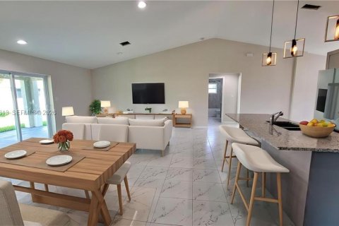 House in LaBelle, Florida 3 bedrooms, 155.52 sq.m. № 2062459 - photo 4