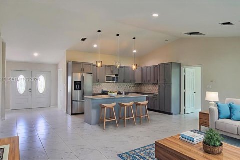 House in LaBelle, Florida 3 bedrooms, 155.52 sq.m. № 2062459 - photo 5