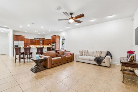 Casa en venta en Dade City, Florida, 3 dormitorios, 288.83 m2 № 2219315 - foto 18