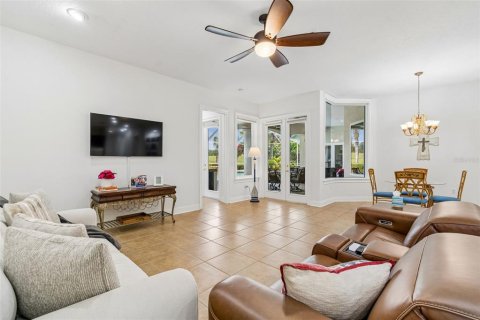 Casa en venta en Dade City, Florida, 3 dormitorios, 288.83 m2 № 2219315 - foto 22