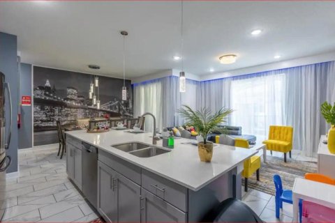 Adosado en venta en Davenport, Florida, 4 dormitorios, 176.7 m2 № 2112367 - foto 3