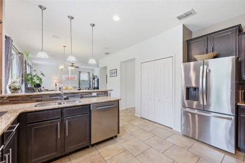 House in Davenport, Florida 4 bedrooms, 260.96 sq.m. № 2231747 - photo 18
