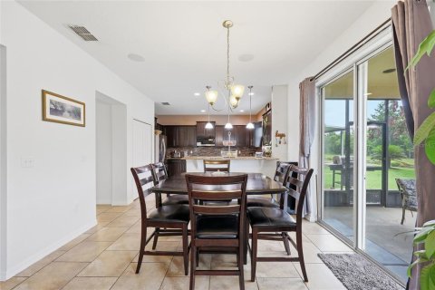 House in Davenport, Florida 4 bedrooms, 260.96 sq.m. № 2231747 - photo 21