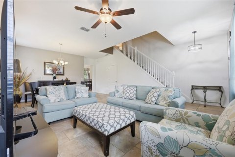 House in Davenport, Florida 4 bedrooms, 260.96 sq.m. № 2231747 - photo 8