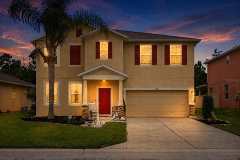 House in Davenport, Florida 4 bedrooms, 260.96 sq.m. № 2231747 - photo 2