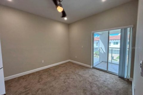 Townhouse in Davenport, Florida 4 bedrooms, 206.61 sq.m. № 2379355 - photo 23