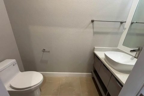 Townhouse in Davenport, Florida 4 bedrooms, 206.61 sq.m. № 2379355 - photo 5