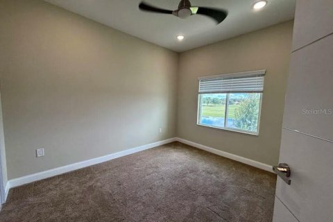 Townhouse in Davenport, Florida 4 bedrooms, 206.61 sq.m. № 2379355 - photo 27