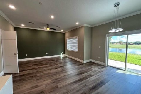 Townhouse in Davenport, Florida 4 bedrooms, 206.61 sq.m. № 2379355 - photo 9