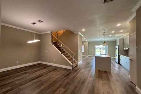 Townhouse in Davenport, Florida 4 bedrooms, 206.61 sq.m. № 2379355 - photo 3