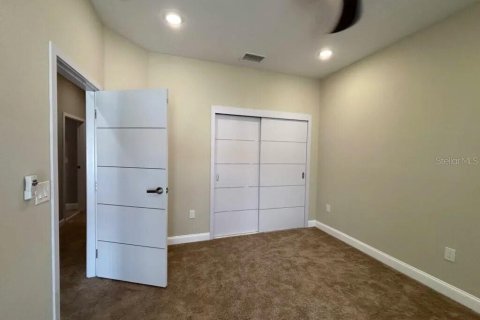 Townhouse in Davenport, Florida 4 bedrooms, 206.61 sq.m. № 2379355 - photo 24