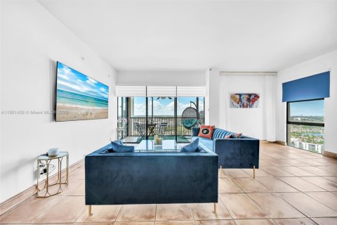 Condo in Aventura, Florida, 2 bedrooms  № 1951708 - photo 9