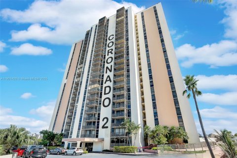 Condo in Aventura, Florida, 2 bedrooms  № 1951708 - photo 5