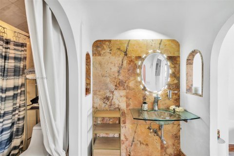 Condo in Aventura, Florida, 2 bedrooms  № 1951708 - photo 23