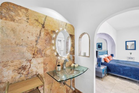 Condo in Aventura, Florida, 2 bedrooms  № 1951708 - photo 24