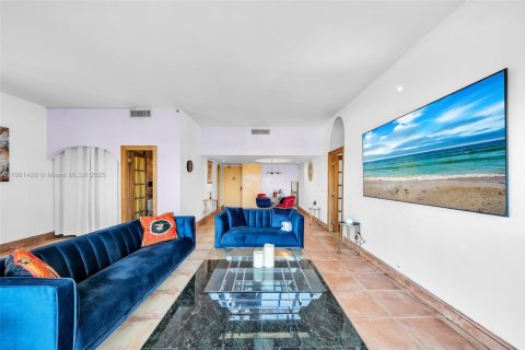 Condo in Aventura, Florida, 2 bedrooms  № 1951708 - photo 18