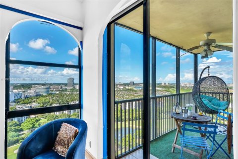 Condo in Aventura, Florida, 2 bedrooms  № 1951708 - photo 27
