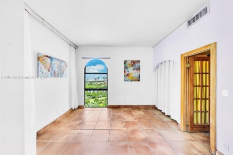 Condo in Aventura, Florida, 2 bedrooms  № 1951708 - photo 10
