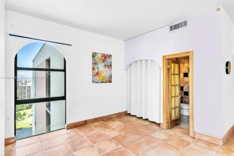 Condo in Aventura, Florida, 2 bedrooms  № 1951708 - photo 11
