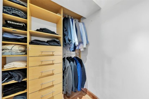Condo in Aventura, Florida, 2 bedrooms  № 1951708 - photo 22