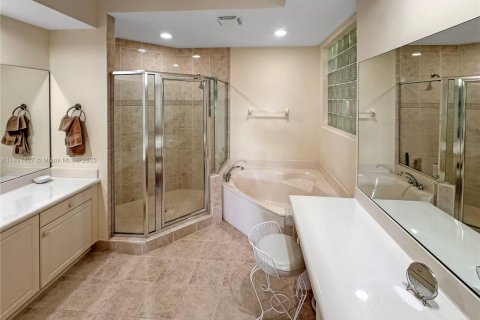 Casa en venta en Aventura, Florida, 4 dormitorios, 243.59 m2 № 1935622 - foto 14