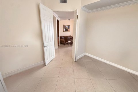 Casa en venta en Aventura, Florida, 4 dormitorios, 243.59 m2 № 1935622 - foto 21