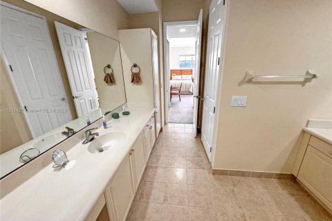 Casa en venta en Aventura, Florida, 4 dormitorios, 243.59 m2 № 1935622 - foto 19