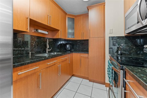 Copropriété à vendre à Miami, Floride: 2 chambres, 86.4 m2 № 2089167 - photo 17