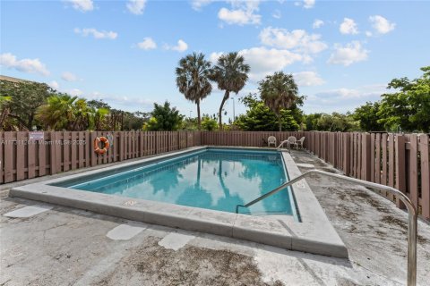 Copropriété à vendre à Miami, Floride: 2 chambres, 86.4 m2 № 2089167 - photo 28