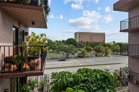 Copropriété à vendre à Miami, Floride: 2 chambres, 86.4 m2 № 2089167 - photo 26