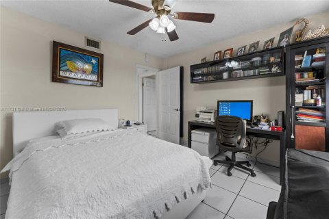 Copropriété à vendre à Miami, Floride: 2 chambres, 86.4 m2 № 2089167 - photo 11