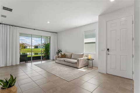 House in Wesley Chapel, Florida 3 bedrooms, 147.44 sq.m. № 2396219 - photo 12