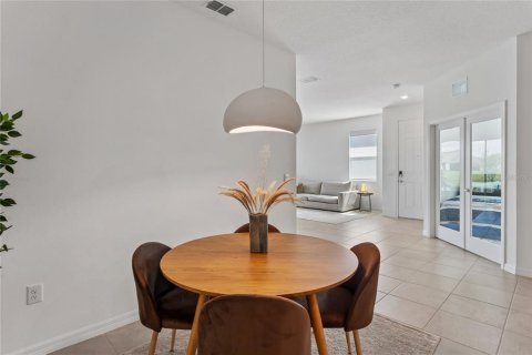 House in Wesley Chapel, Florida 3 bedrooms, 147.44 sq.m. № 2396219 - photo 4