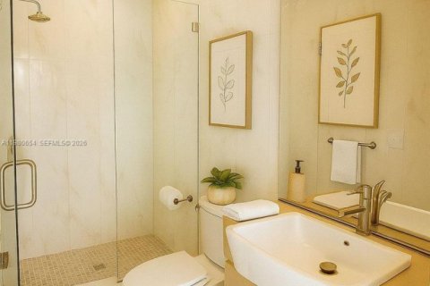 Condominio en venta en Miami, Florida, 2 dormitorios, 228.26 m2 № 2043880 - foto 9